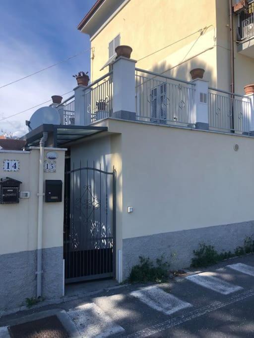 Вилла La Casa Di Carlotta Лоано Экстерьер фото